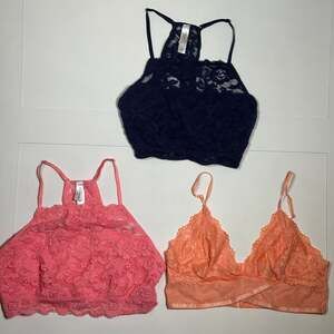 Bundle of 3 Women’s Lace Bralettes Size Large